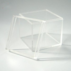 Freestanding Acrylic Box with Lid